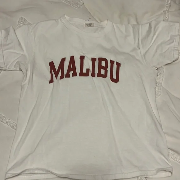 Super cute brandy Melville top - Picture 1 of 1